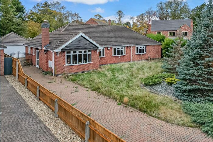 3 Bedroom Detached Bungalow For Sale In Canon Oakes Court, Grimsby, DN36