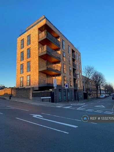 2 Bedroom Flat To Rent In Plaistow, London, E13