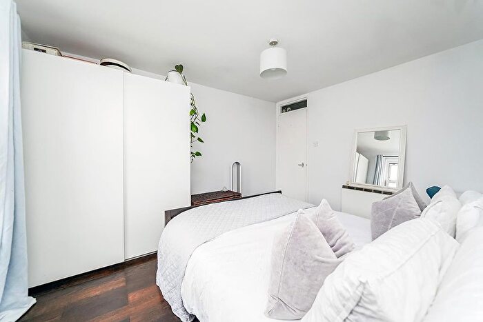 1 Bedroom Flat To Rent In Spanby Road, London, E3