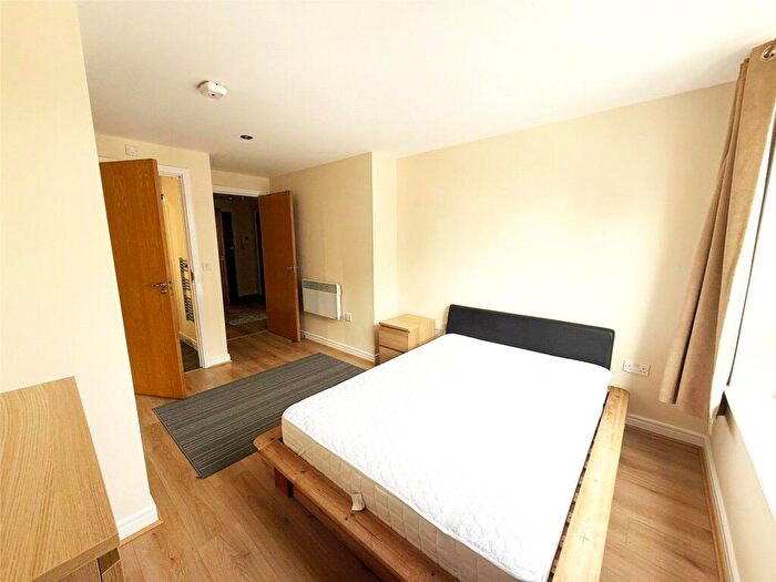 2 Bedroom Apartment To Rent In Centenary Plaza, Holliday Street, Birmingham, B1