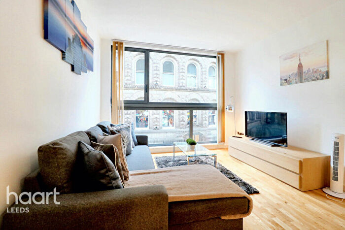 2 Bedroom Apartment For Sale In Crown Street, Leeds, LS2