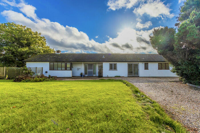 3 Bedroom Detached Bungalow For Sale In Batemans Lane, Reymerston, NR9