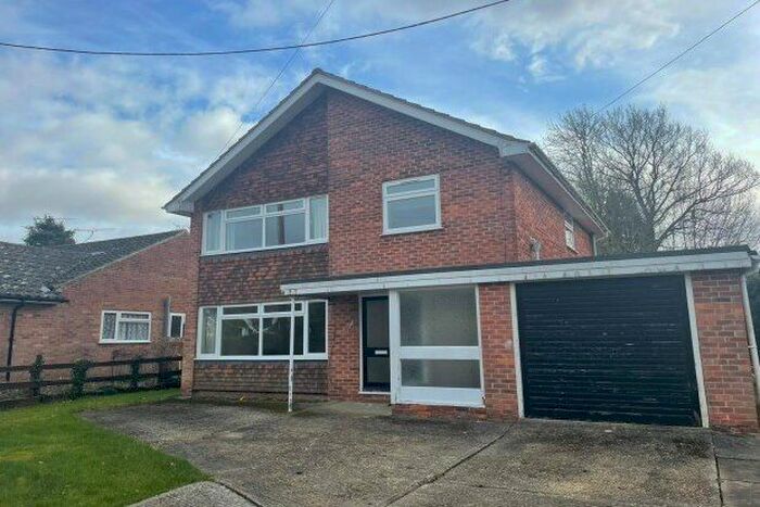 2 Bedroom Property To Rent In Rowan Road, Tadley RG26