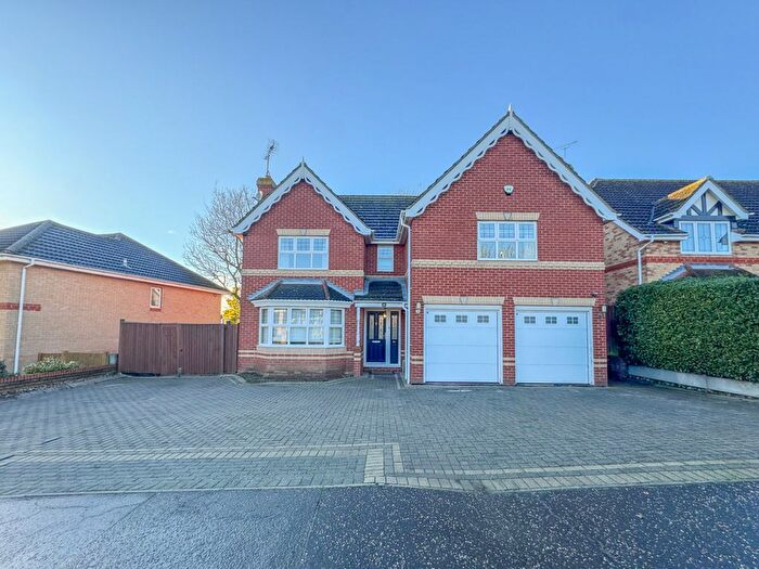 4 Bedroom Detached House For Sale In Victoria Avenue, Rayleigh, SS6