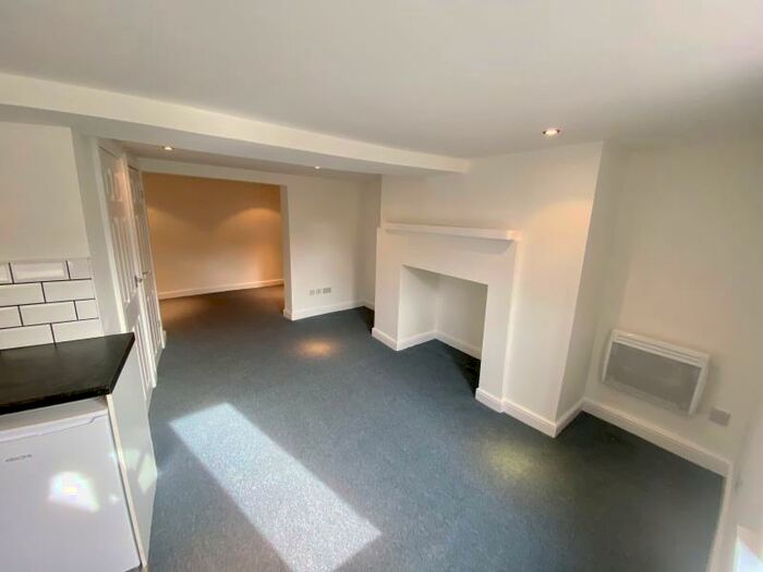 1 Bedroom Flat To Rent In Wharf Street, Shipley, West Yorkshire, BD17