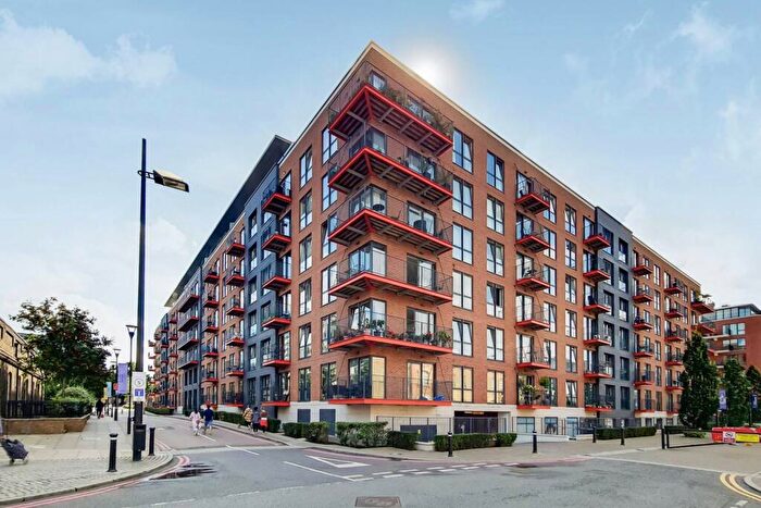 1 Bedroom Flat To Rent In Warehouse Court, Woolwich, London, SE18