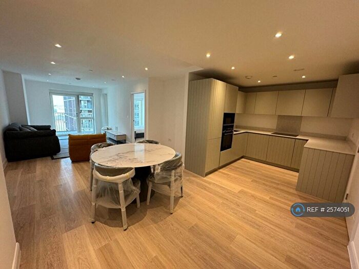 2 Bedroom Flat To Rent In Eden Place, London, E16