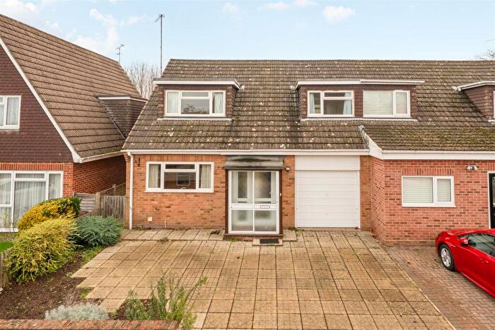 4 Bedroom Semi Detached House For Sale In Lowther Close Wokingham, Berkshire, RG41