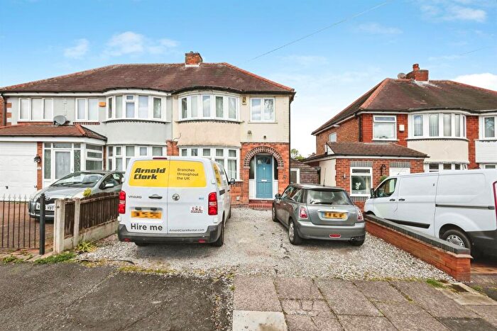 3 Bedroom Semi-Detached House For Sale In Willclare Road, Birmingham, B26