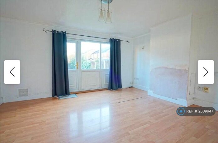 3 Bedroom Terraced House To Rent In Gainsborough Close, Flanderwell, Rotherham, S66