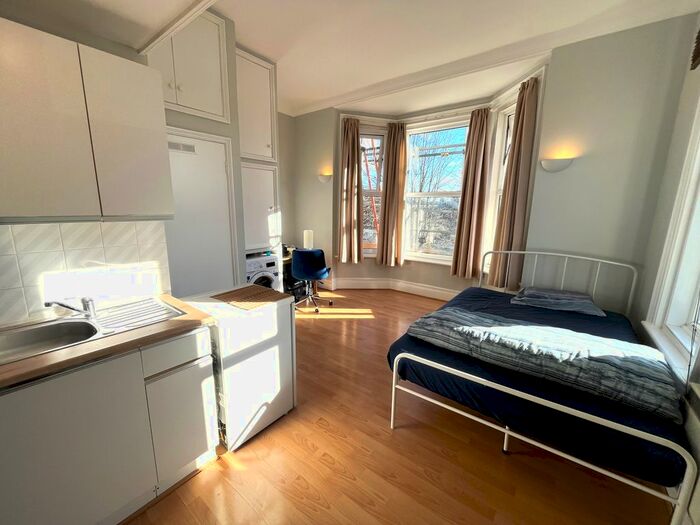 Studio To Rent In Blackall Road, Exeter, EX4