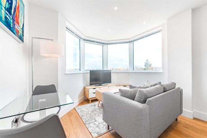 Apartment To Rent In Papermill House, South Street, Romford, RM1