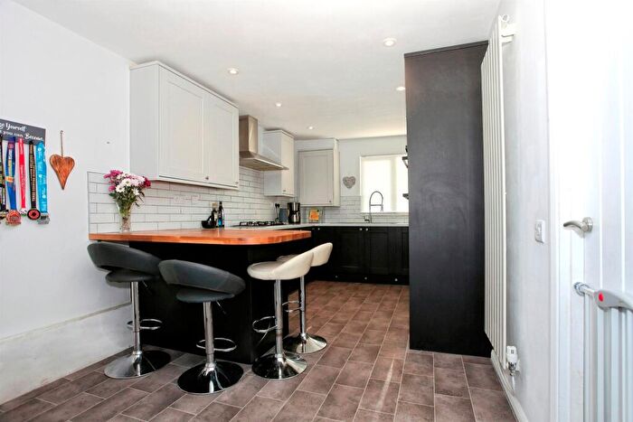 3 Bedroom Detached House For Sale In Long Pasture, Peterborough, PE4