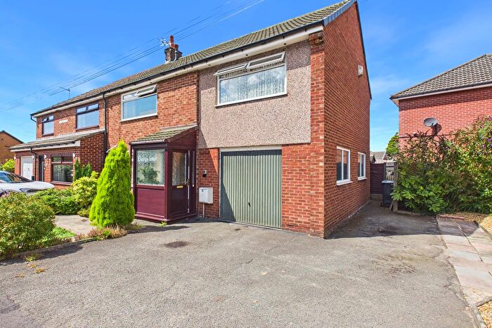 4 Bedroom Semi-Detached House For Sale In St Marys Close, Walton Le Dale, PR5