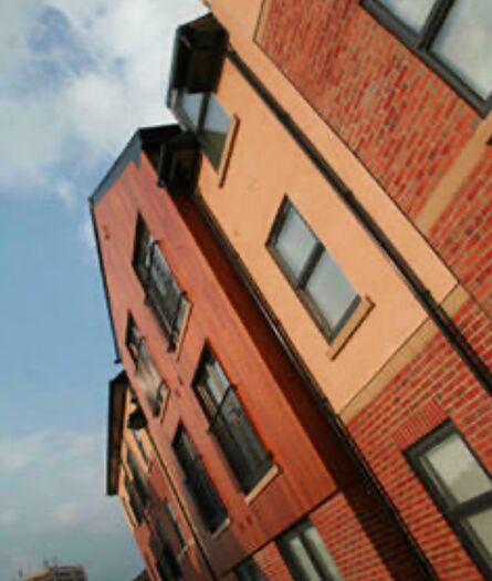 2 Bedroom Flat To Rent In Athlone Grove, Leeds, West Yorkshire, LS12