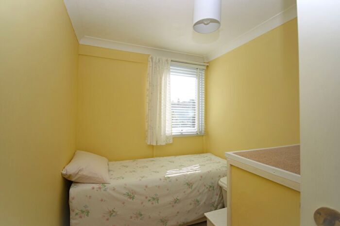 3 Bedroom End Terrace House For Sale In Holly Gardens, Milford-On-Sea, SO41