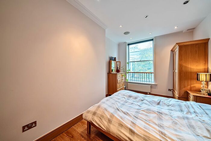 1 Bedroom Flat For Sale In Bloomsbury Square, London, WC1A