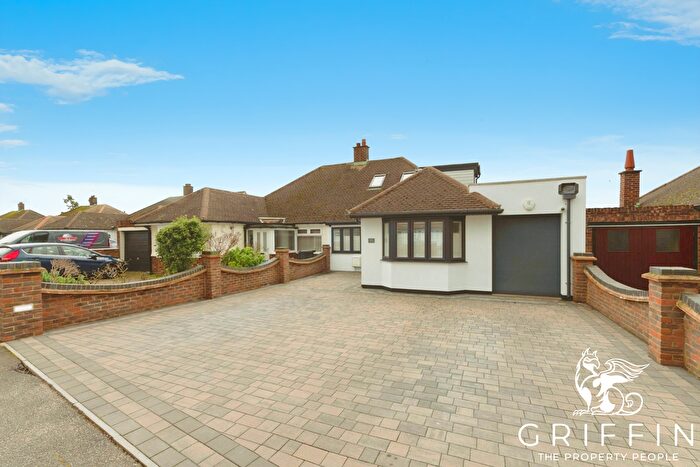 3 Bedroom Semi-Detached Bungalow For Sale In Dunmow Gardens, West Horndon, Brentwood, CM13