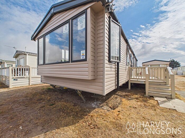 2 Bedroom Park Home For Sale In Carr Road, Felixstowe, IP11