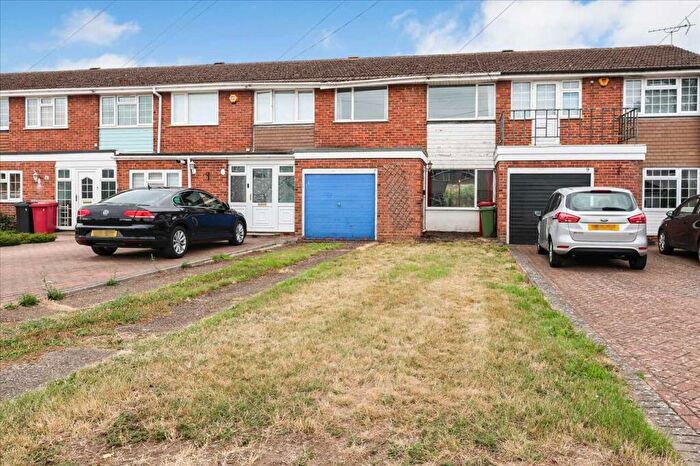 3 Bedroom Terraced House For Sale In Mercian Way, Cippenham, Slough, SL1