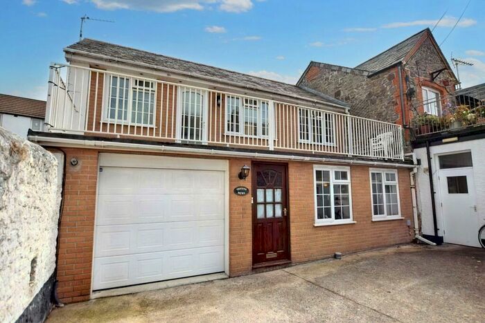 2 Bedroom End Of Terrace House To Rent In Bude, Cornwall, EX23