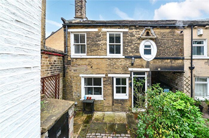 1 Bedroom Terraced House For Sale In Daisy Hill Lane, Bradford, West Yorkshire, BD9