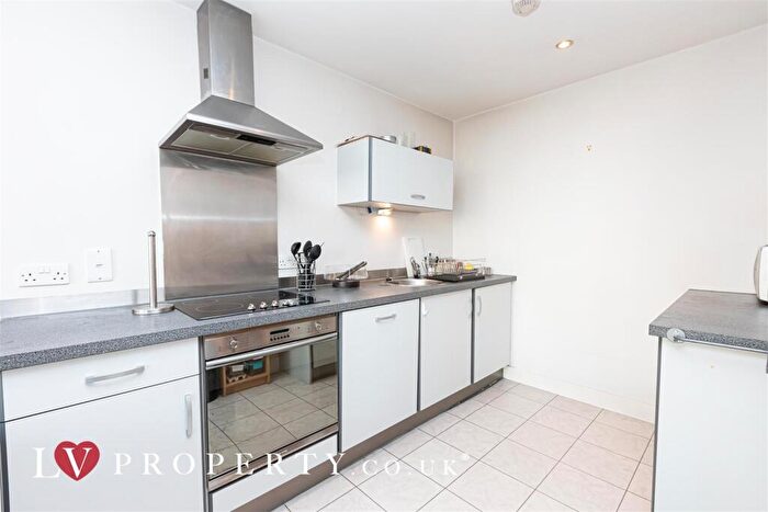 2 Bedroom Apartment To Rent In Canal Wharf Apartments, B1
