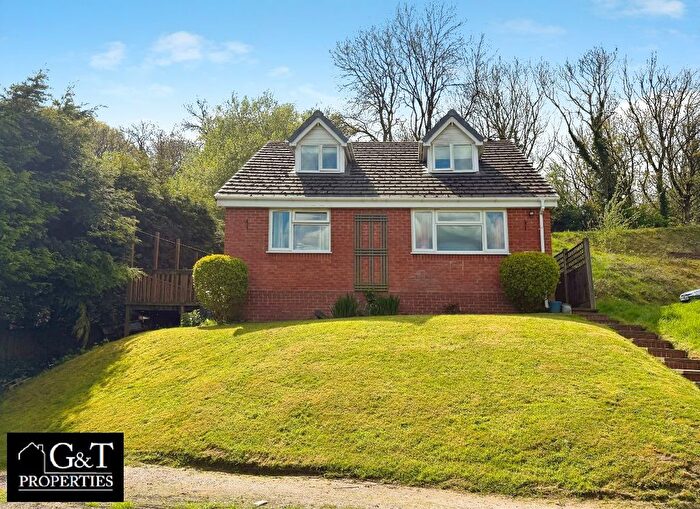 3 Bedroom Bungalow For Sale In B Hall Lane, Bilston, WV14