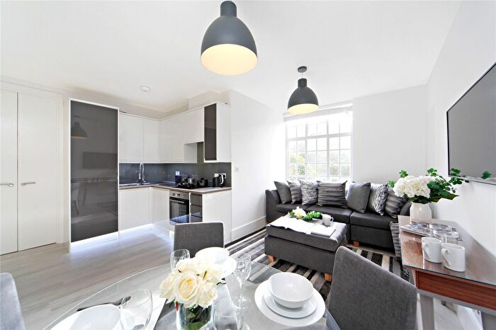 1 Bedroom Flat For Sale In Chelsea Manor Street, London, SW3