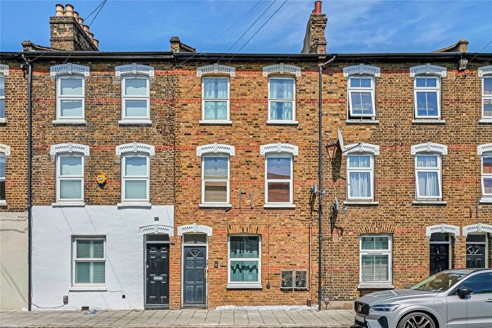 1 Bedroom Flat For Sale In Lendal Terrace, London, SW4