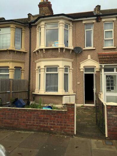 3 Bedroom Terraced House To Rent In Ilford, Essex IG1