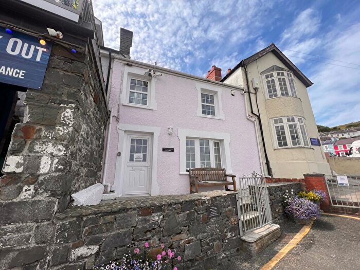 2 Bedroom Cottage For Sale In Wellington Place, New Quay, SA45