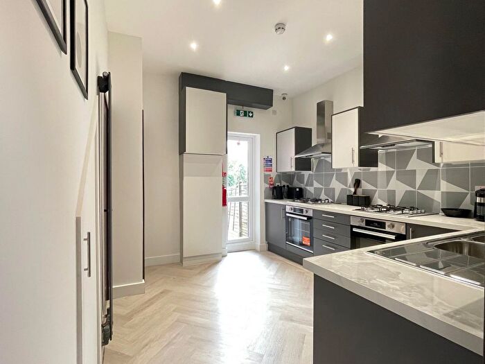 1 Bedroom Studio To Rent In Clarendon Road, Luton, Bedfordshire, LU2