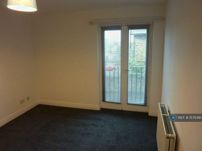 1 Bedroom Flat To Rent In St James Court, Lancaster, LA1