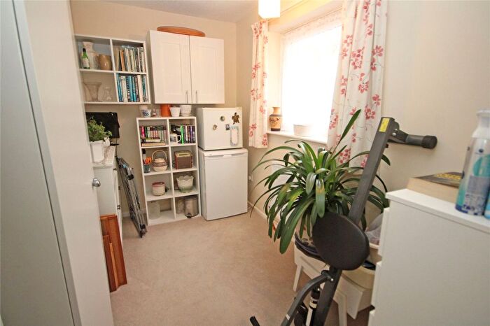 3 Bedroom Bungalow For Sale In Hatfield Court, New Milton, Hampshire, BH25