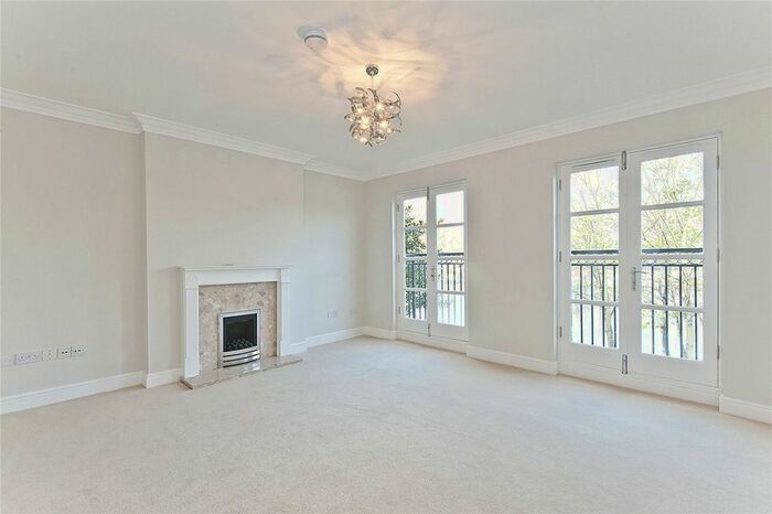 3 Bedroom Terraced House To Rent In Hampton Court Crescent, Graburn Way, East Molesey, Surrey, KT8