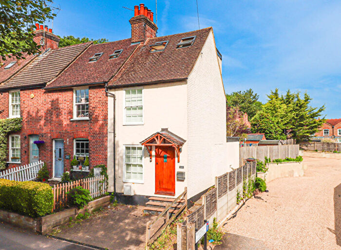 3 Bedroom End Of Terrace House For Sale In Westfield Road, Harpenden, Hertfordshire, AL5