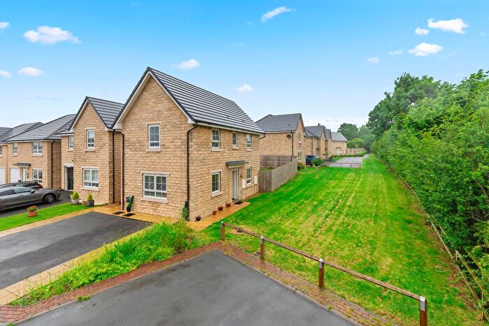 3 Bedroom Detached House For Sale In Fitch Drive, Silsden, Keighley, West Yorkshire, BD20