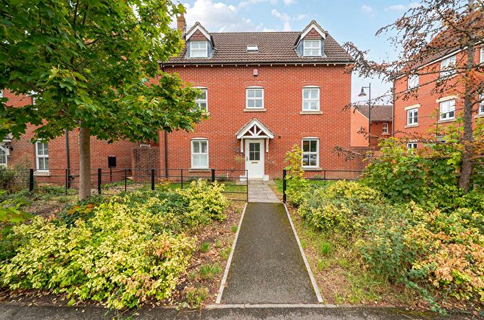 5 Bedroom Detached House For Sale In Voyager Drive, Oakhurst, Swindon, SN25