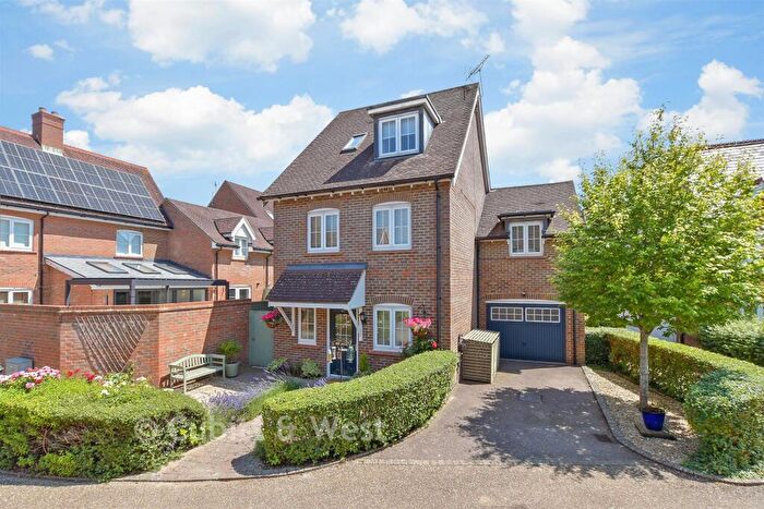4 Bedroom Detached House For Sale In Heydon Way, Broadbridge Heath, West Sussex, RH12