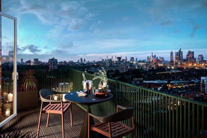 2 Bedroom Flat For Sale In Clapham Junction, Battersea, London, SW11