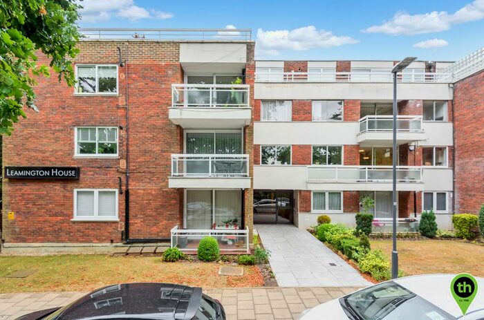 2 Bedroom Flat To Rent In Stonegrove, Edgware, HA8