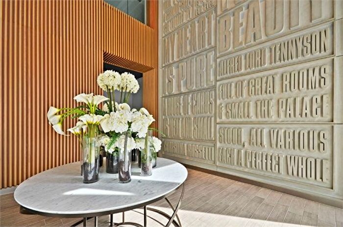 3 Bedroom Flat To Rent In Pinnacle Apartments, Saffron Central Square, Croydon, CR0