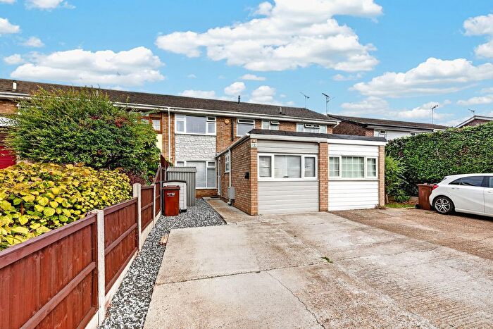 4 Bedroom Terraced House For Sale In Overton Road, Benfleet, SS7