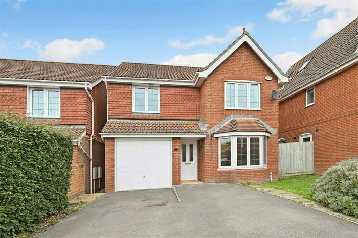 4 Bedroom House To Rent In Nicolson Close, Tangmere, PO20
