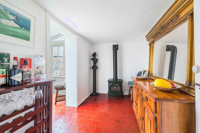 3 Bedroom Detached House For Sale In Bath Road, Sturminster Newton, DT10