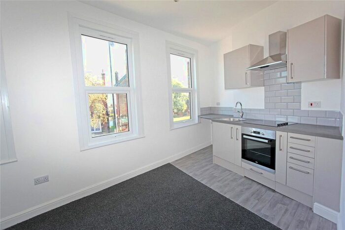 1 Bedroom Flat To Rent In High Road, South Woodford, London E18