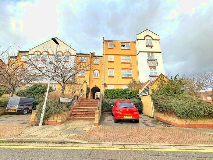1 Bedroom Flat To Rent In Angelica Drive, Beckton, E6