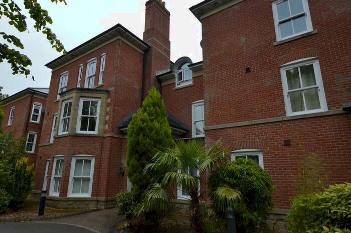 2 Bedroom Apartment To Rent In Markland Hill, Bolton, BL1