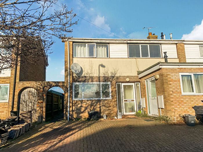 1 Bedroom Apartment For Sale In Burwell Drive, Witney, Oxfordshire, OX28